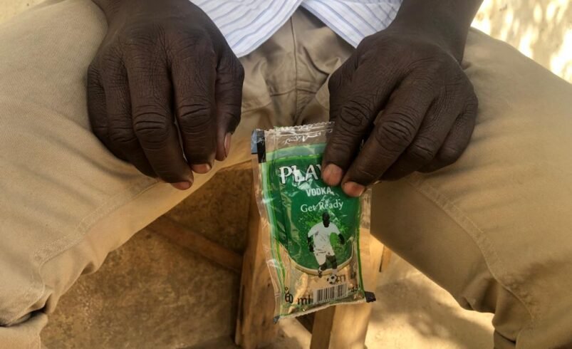 « J’ai perdu la vue pendant deux jours » : dans l’enfer de la consommation des whiskys frelatés au Tchad