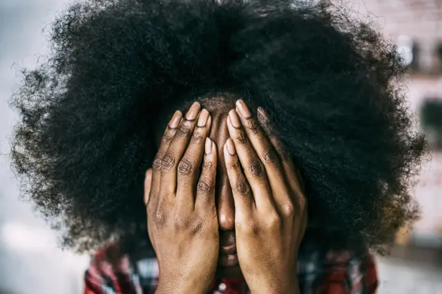 Féminicides au Cameroun : et si le traitement médiatique alimentait le drame